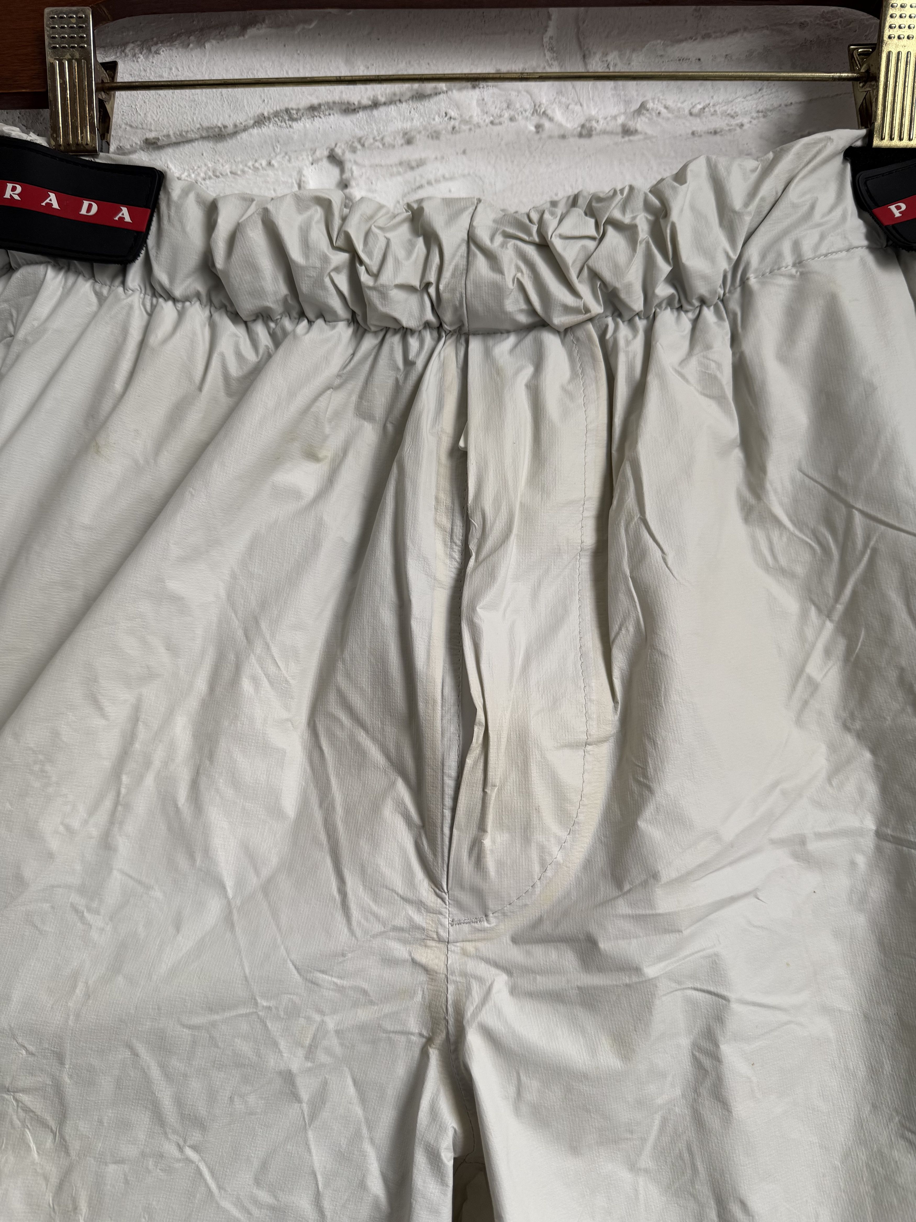 Prada 2019 Prada linea rossa cargo shorts Size US 32 / EU 48 - 14 Thumbnail