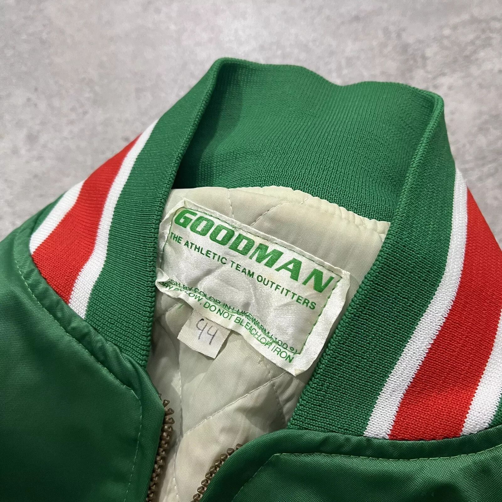 Good Man Brand × NCAA × Vintage VTG 80s 90s NCAA HAWAII RAINBOW WARRIORS SATIN BOMBER JACKET Size US S / EU 44-46 / 1 - 4 Thumbnail