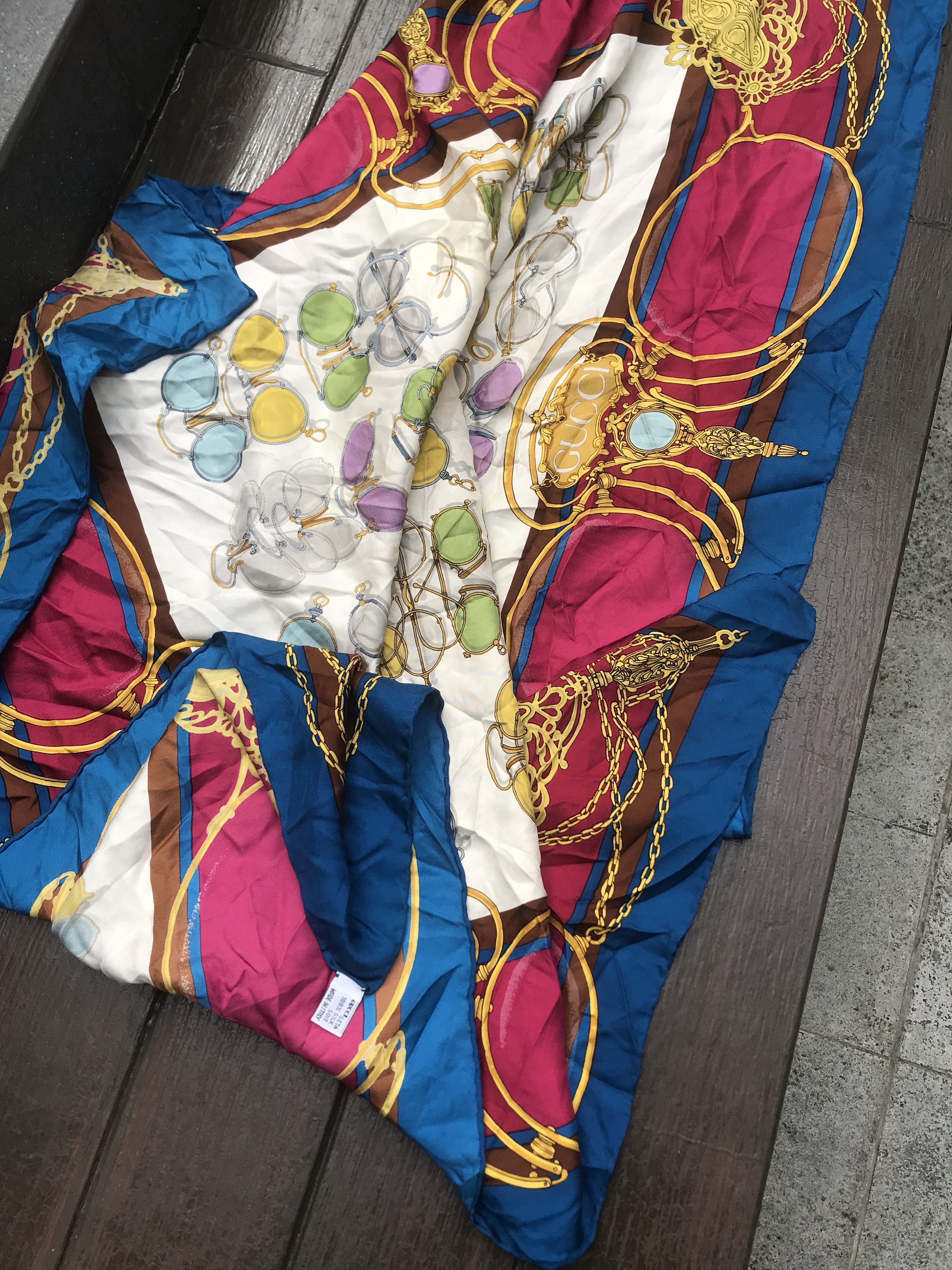 Gucci 💥 RARE 💥 Gucci 90's sunglass print silk scarf Size ONE SIZE - 4 Thumbnail