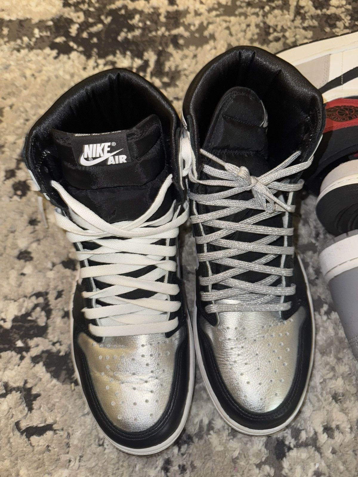 Nike Jordan 1 Metallic High Top Size US 11.5 / EU 44-45 - 3 Thumbnail