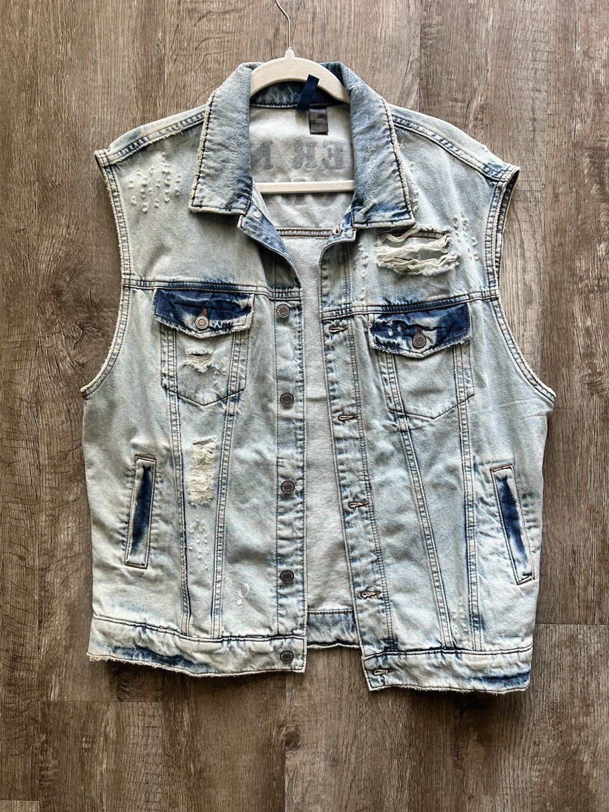 H&M H&M Blue denim vest Lovers not Fighters Size US M / EU 48-50 / 2 - 1 Thumbnail