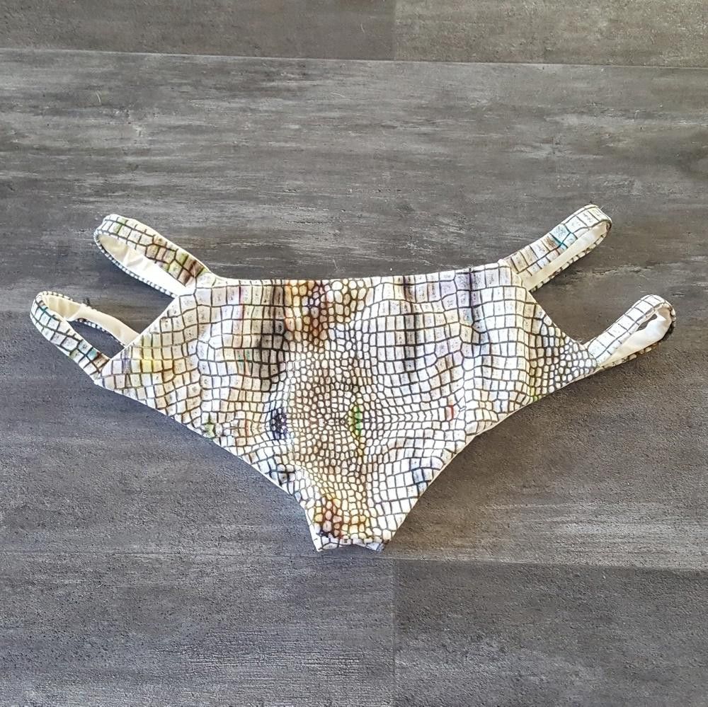 Designer White Animal Print Bikini Bottoms Size ONE SIZE - 2 Thumbnail