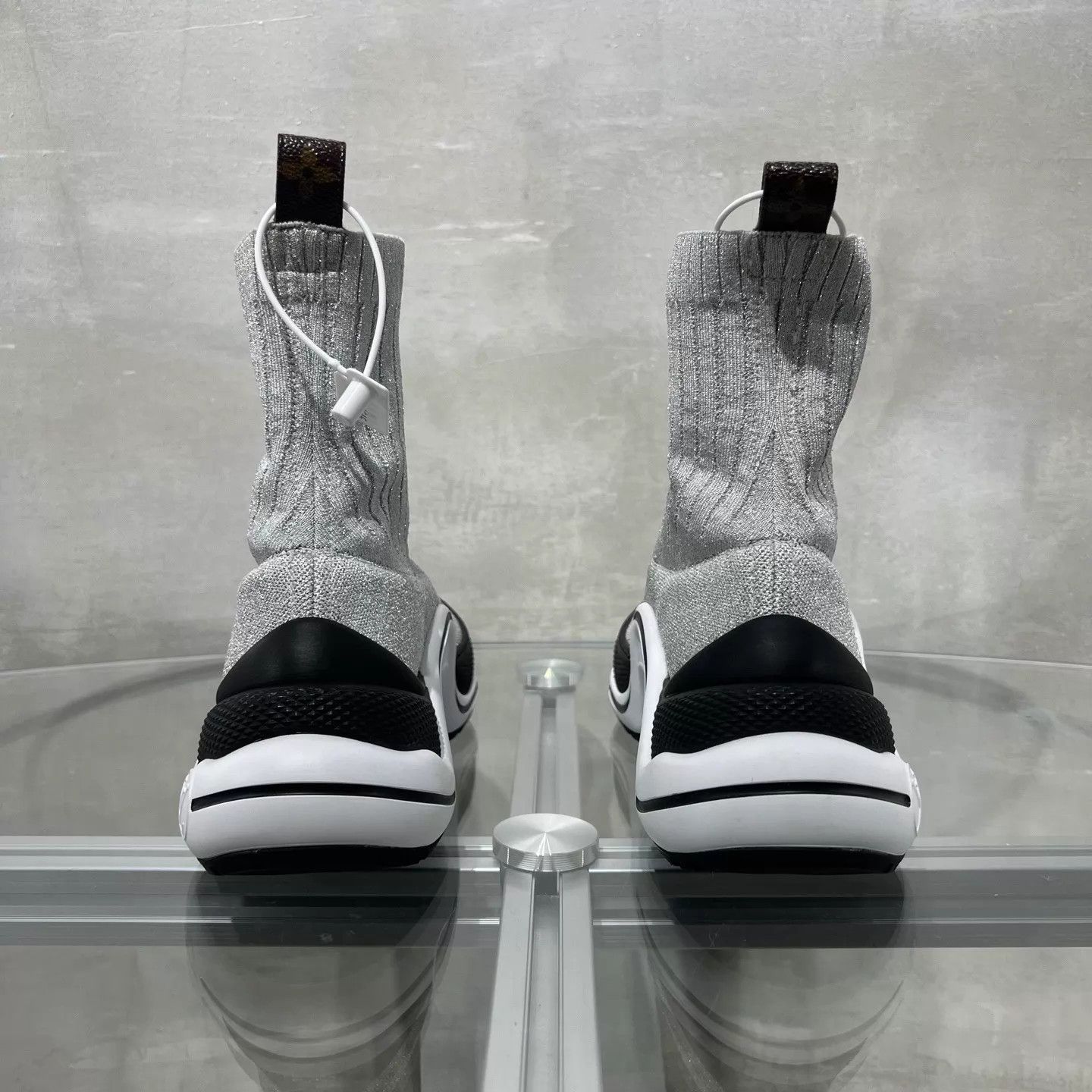 Louis Vuitton LV Archlight Wht Gry High-Top Sock Sneaker UK2/36 Size US 4.5 / IT 34.5 - 6 Thumbnail