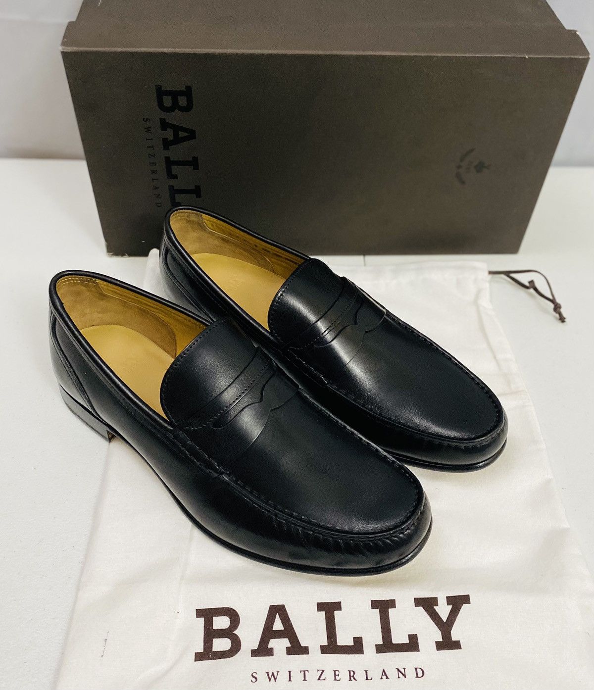 Bally Bally Black Calfskin Termez Penny Loafer 8 EEE New In Box Size US 8 / EU 41 - 13 Thumbnail