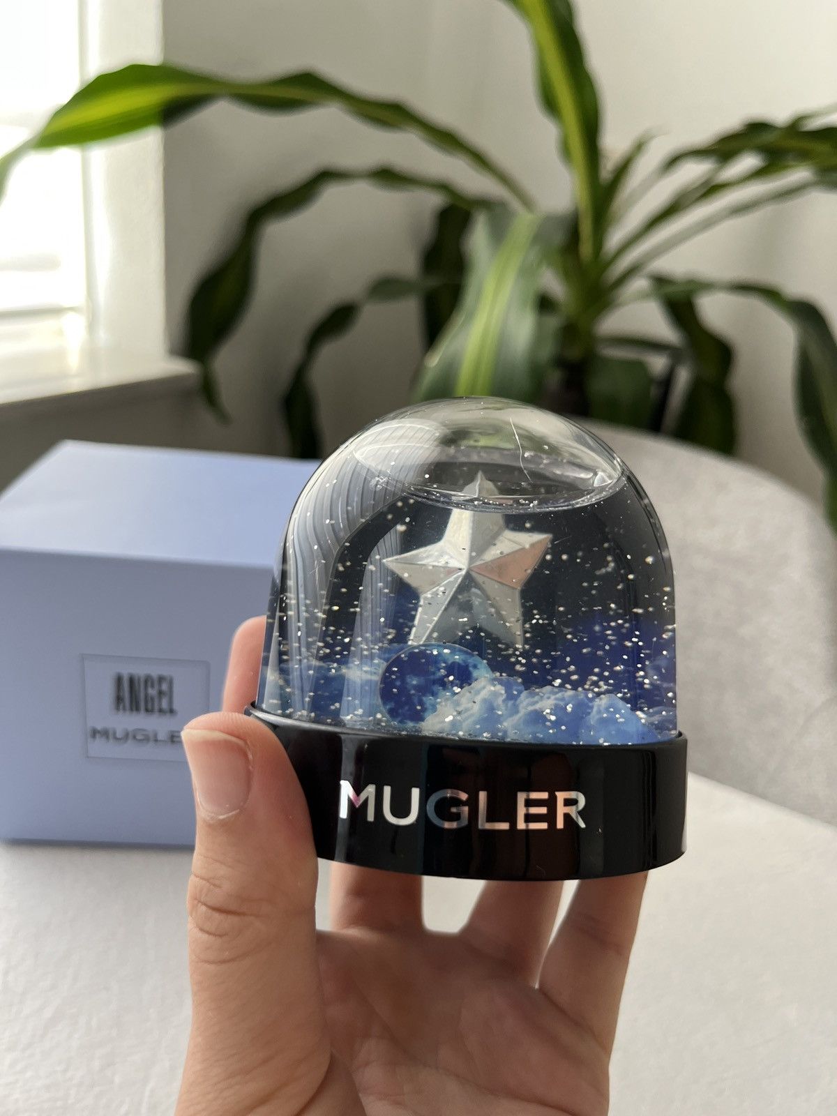 Mugler Beautiful Mugler Angel snow globe Size ONE SIZE - 1 Thumbnail