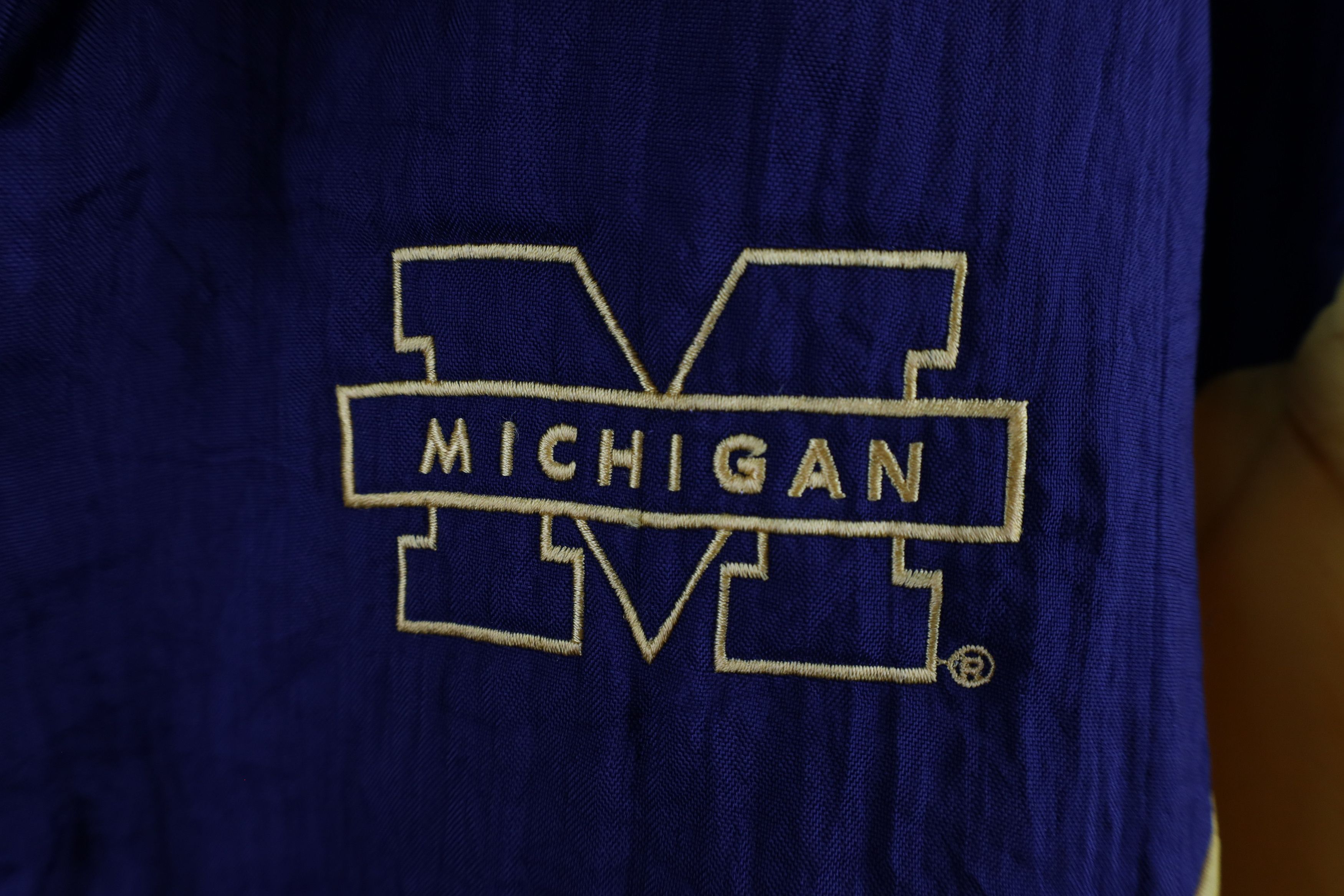 Vintage Vintage 90s University of Michigan Full Zip Puffer Jacket Size US XL / EU 56 / 4 - 4 Thumbnail