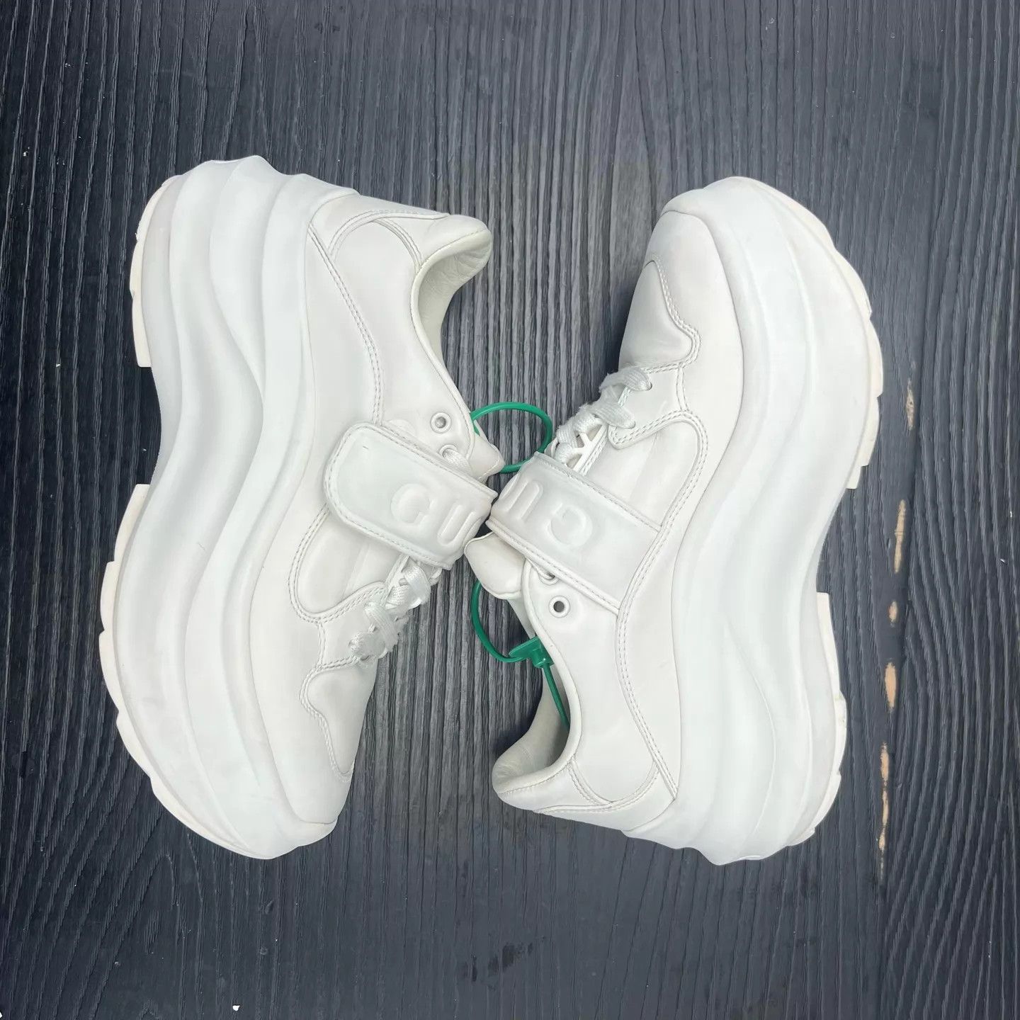 Gucci Gucci Wave White Velcro Strap Sneaker 35.5 Worn Size US 5 / IT 35 - 3 Thumbnail