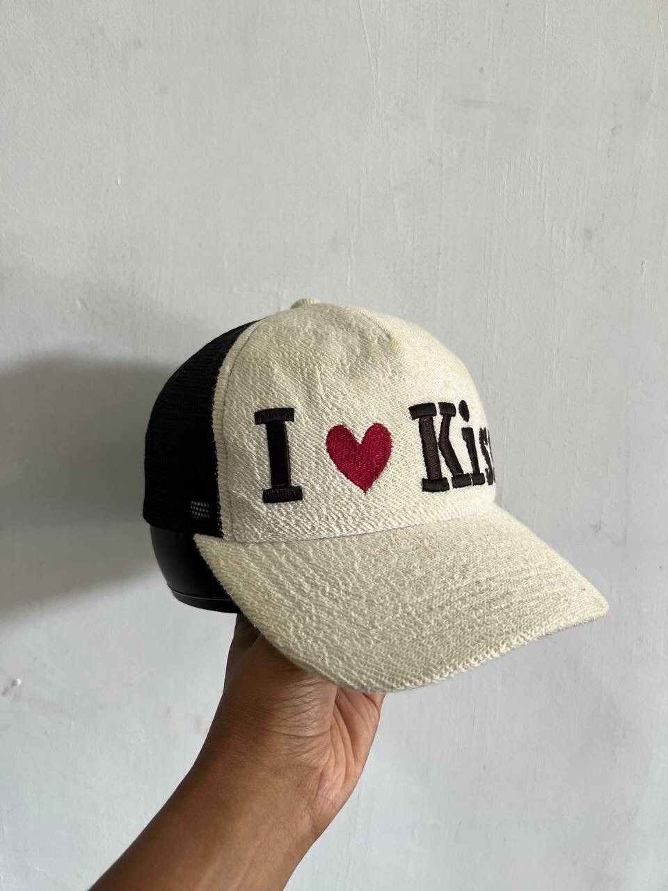 Hat Club I Love Kiss Embroidery Hat Size ONE SIZE - 1 Thumbnail