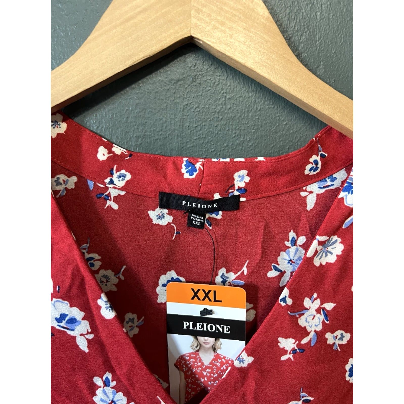 Vintage Pleione Women's Red Floral Short Sleeve Blouse 2XL NWT Size XXL / US 16-18 / IT 52-54 - 3 Thumbnail