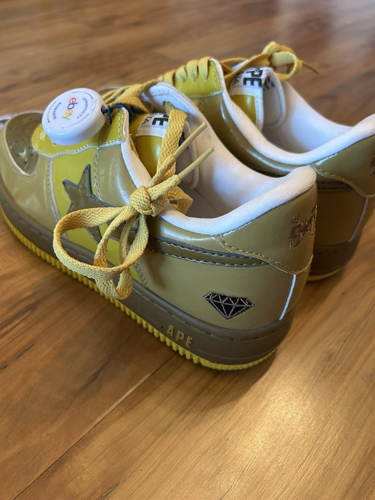 Bape NEW Bape Gold Members Exclusive Bapestas Size US 9 / EU 42 - 8 Thumbnail