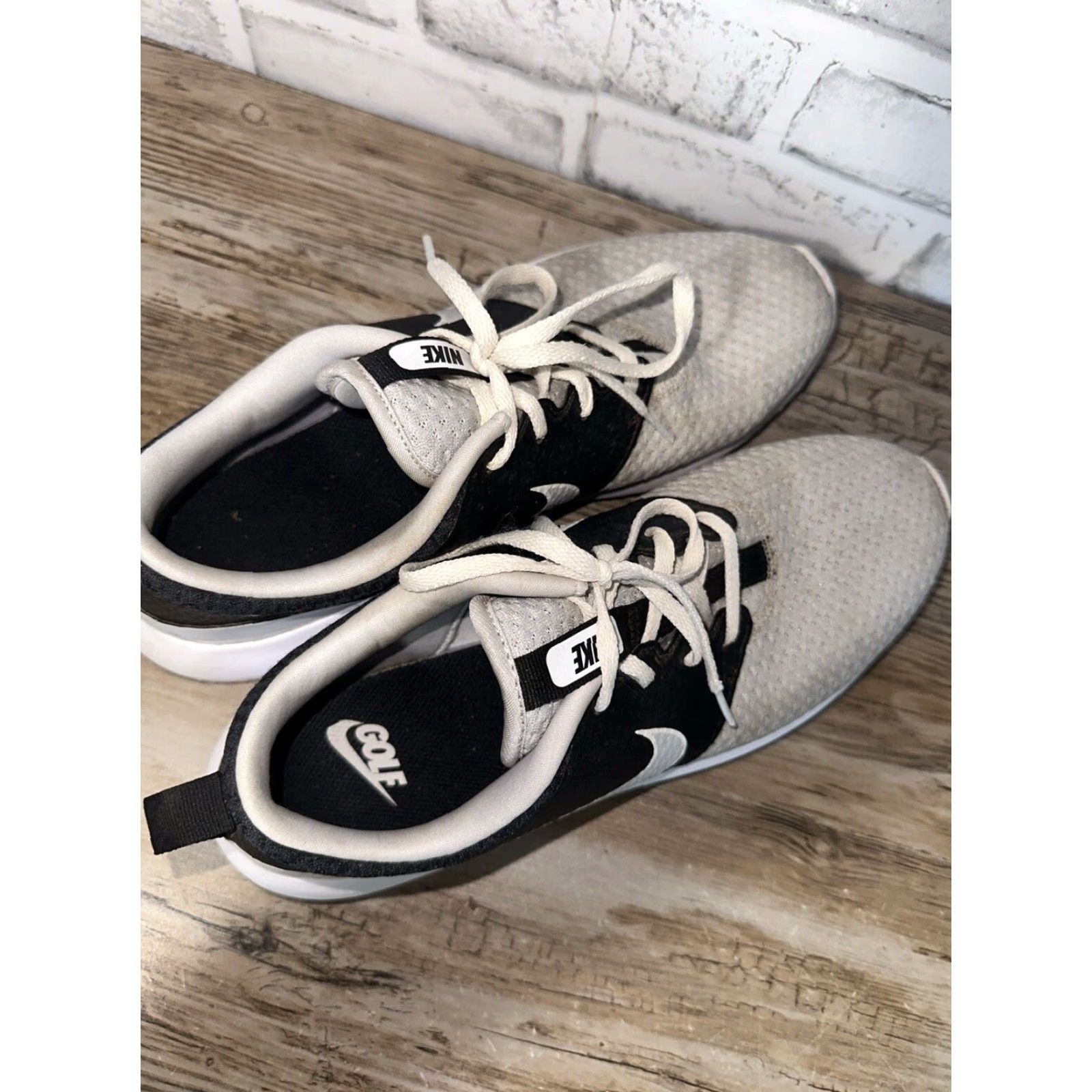 Nike VINTAGE Nike Men’s Roshe G Golf Sneakers Size 9 Black Gray Athletic Shoes Mens Size US 9 / EU 42 - 5 Thumbnail