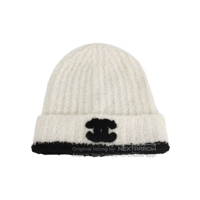 Chanel Chanel Black and white panda colour double C knitted cold Size ONE SIZE - 1 Thumbnail