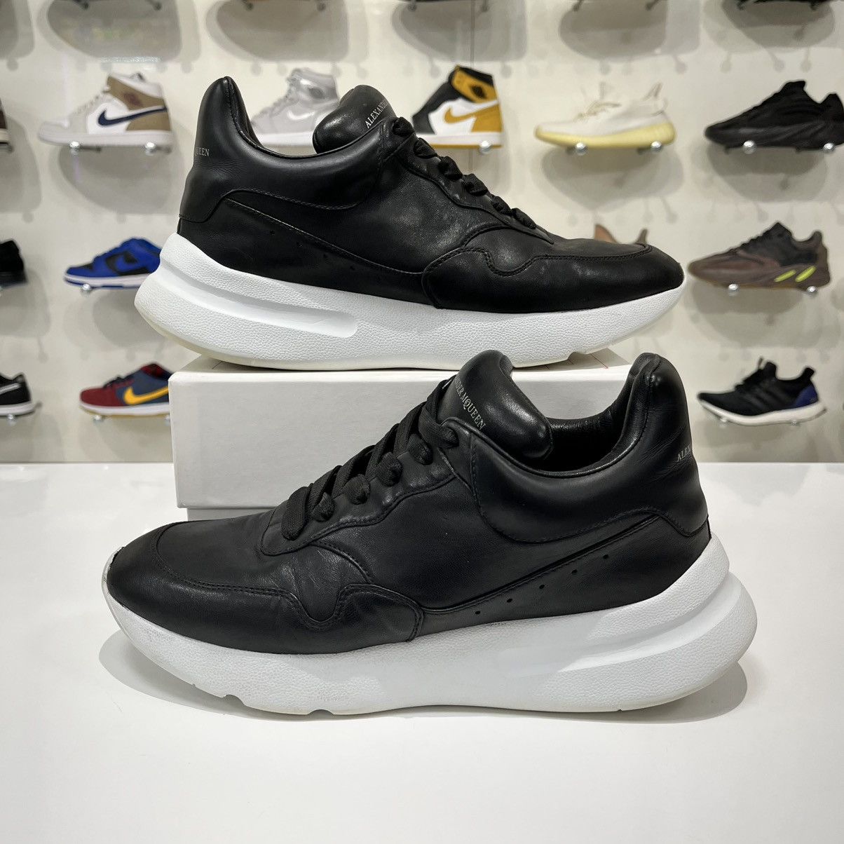 Alexander McQueen Alexander McQueen Sneakers Black Size US 9 / EU 42 - 1 Thumbnail