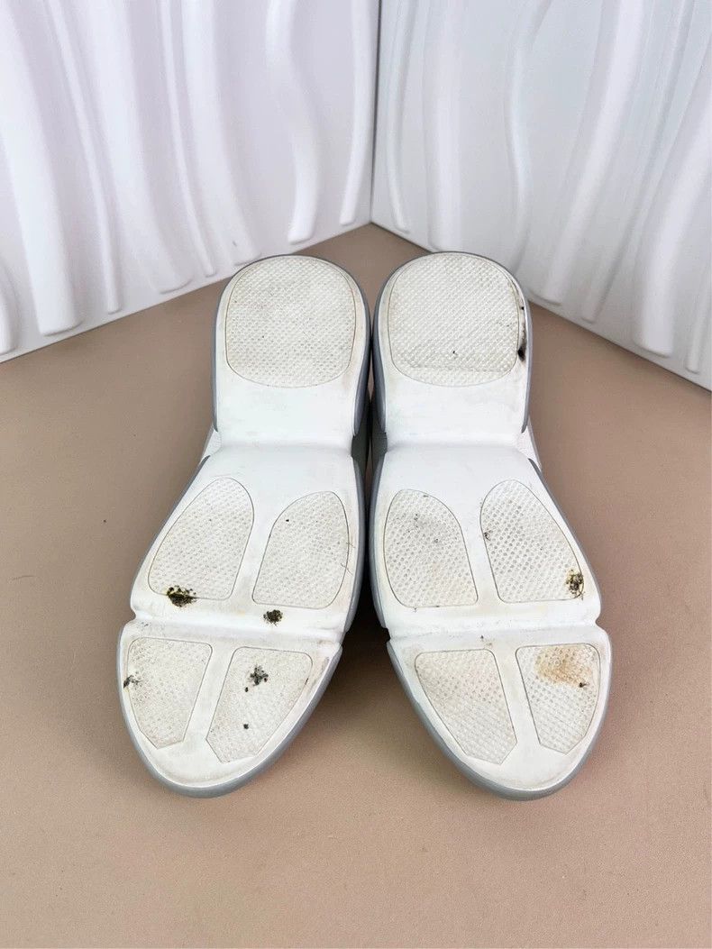 Prada Prada Size 35 White mesh Velcro small white shoes Sneakers Size US 4 / IT 34 - 8 Thumbnail