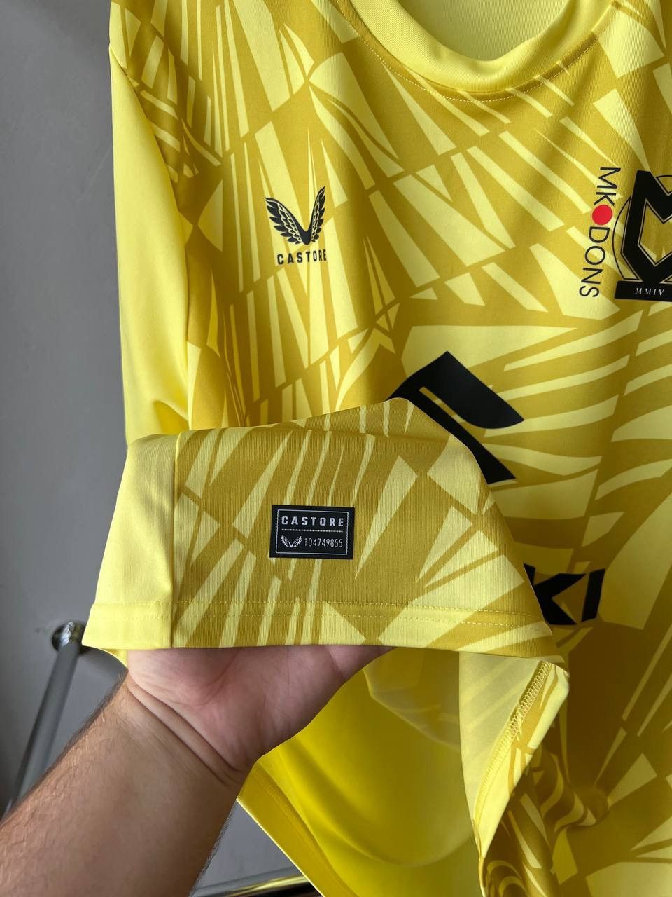 Castore 2025 MK DONS GOALKEEPER 2 SOCCER JERSEY FOOTBALL SHIRT XXL Size US XXL / EU 58 / 5 - 9 Thumbnail