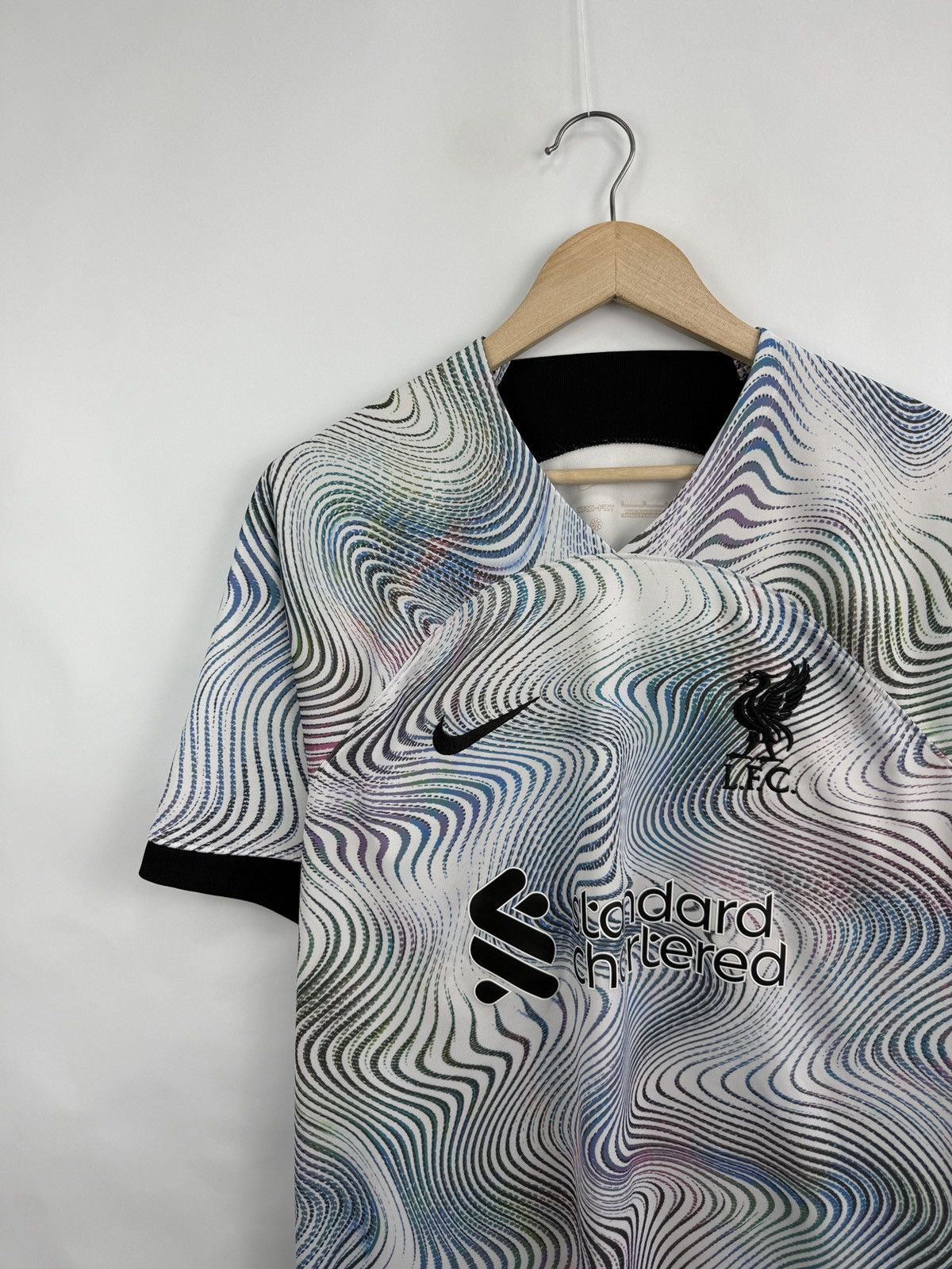 Nike 🏴󠁧󠁢󠁥󠁮󠁧󠁿 22/23 Nike Liverpool LFC Soccer Jersey DRI FIT T-Shirt Y2K Size US L / EU 52-54 / 3 - 2 Thumbnail