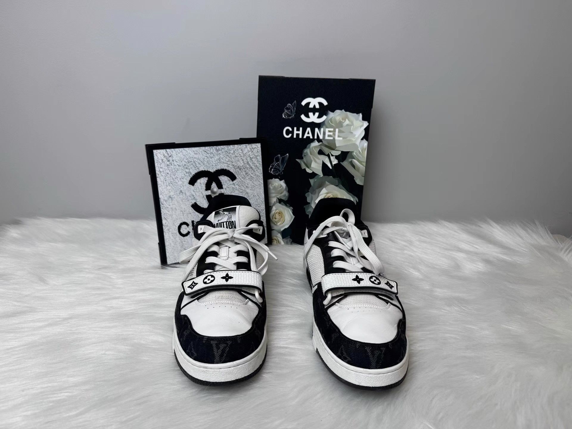 Louis Vuitton Louis Vuitton Trainer Black White Panda Velcro Sneaker K36 Size US 9 / EU 42 - 2 Thumbnail