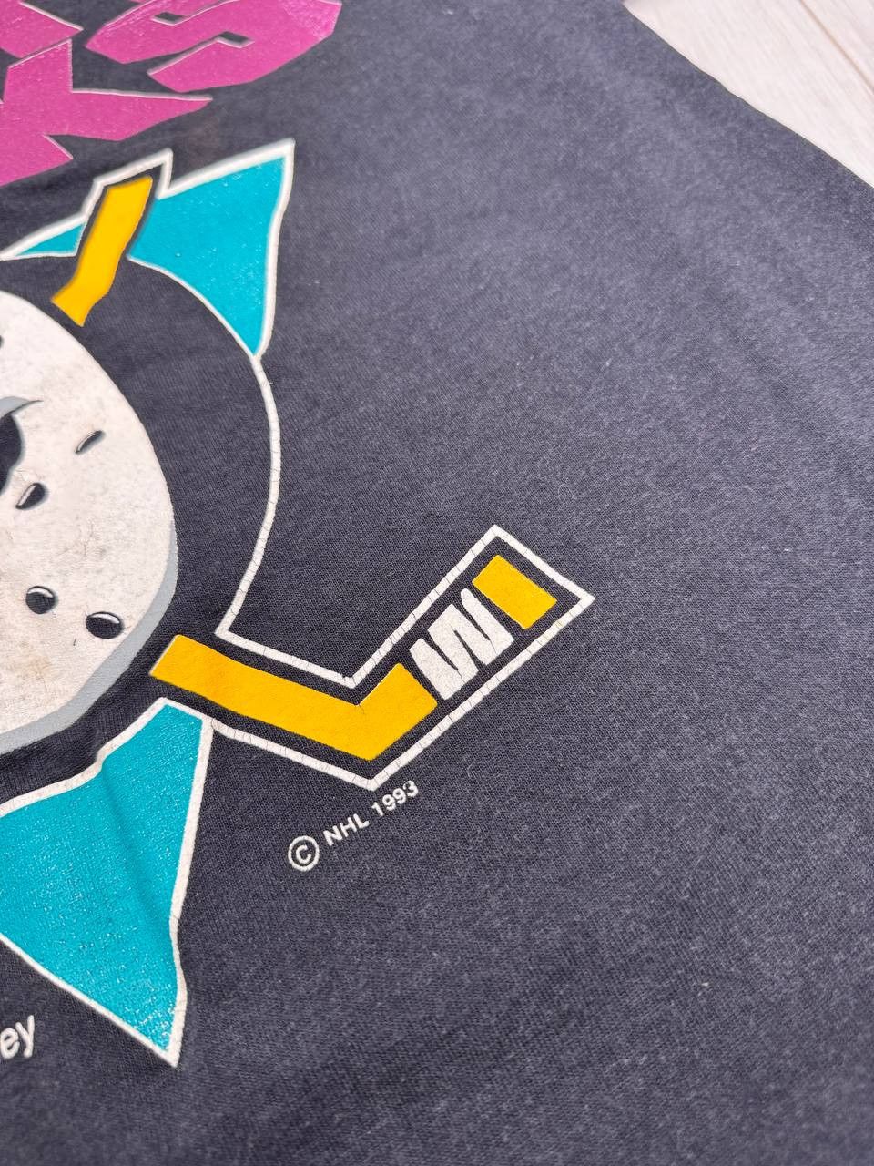 NHL Vintage 1993 MIGHTY DUCKS Anaheim Disney America NHL t-shirt Size US L / EU 52-54 / 3 - 6 Thumbnail