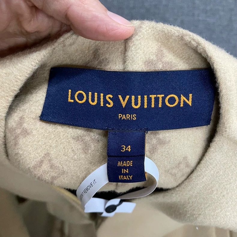 Louis Vuitton Louis Vuitton Khaki full print coat Size XXS / US 00 / IT 34 - 5 Thumbnail