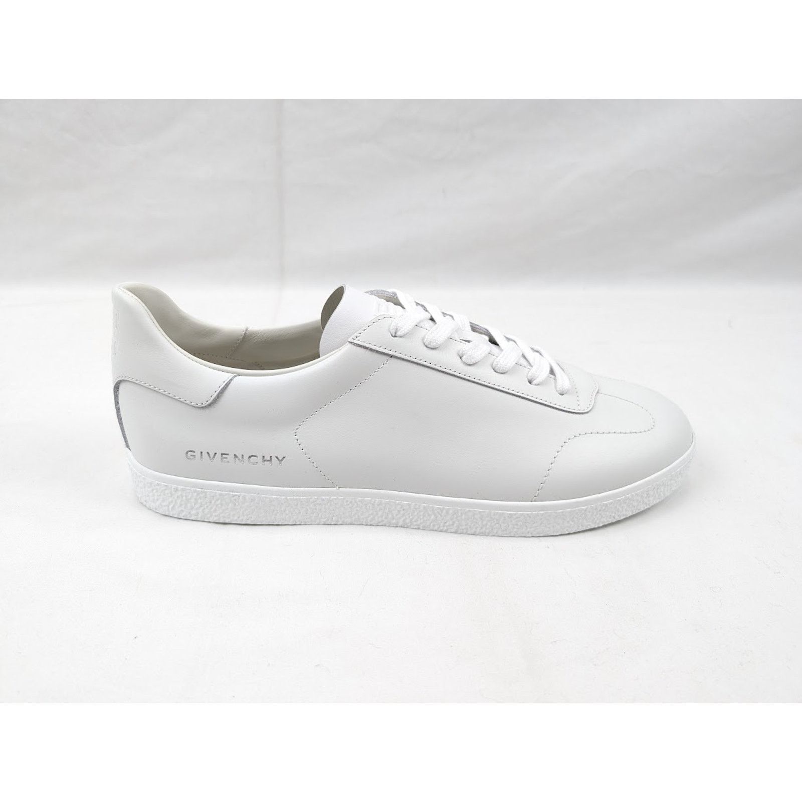 Givenchy o1rshd1 Low-Top Sneakers in White Size US 12 / EU 45 - 1 Thumbnail