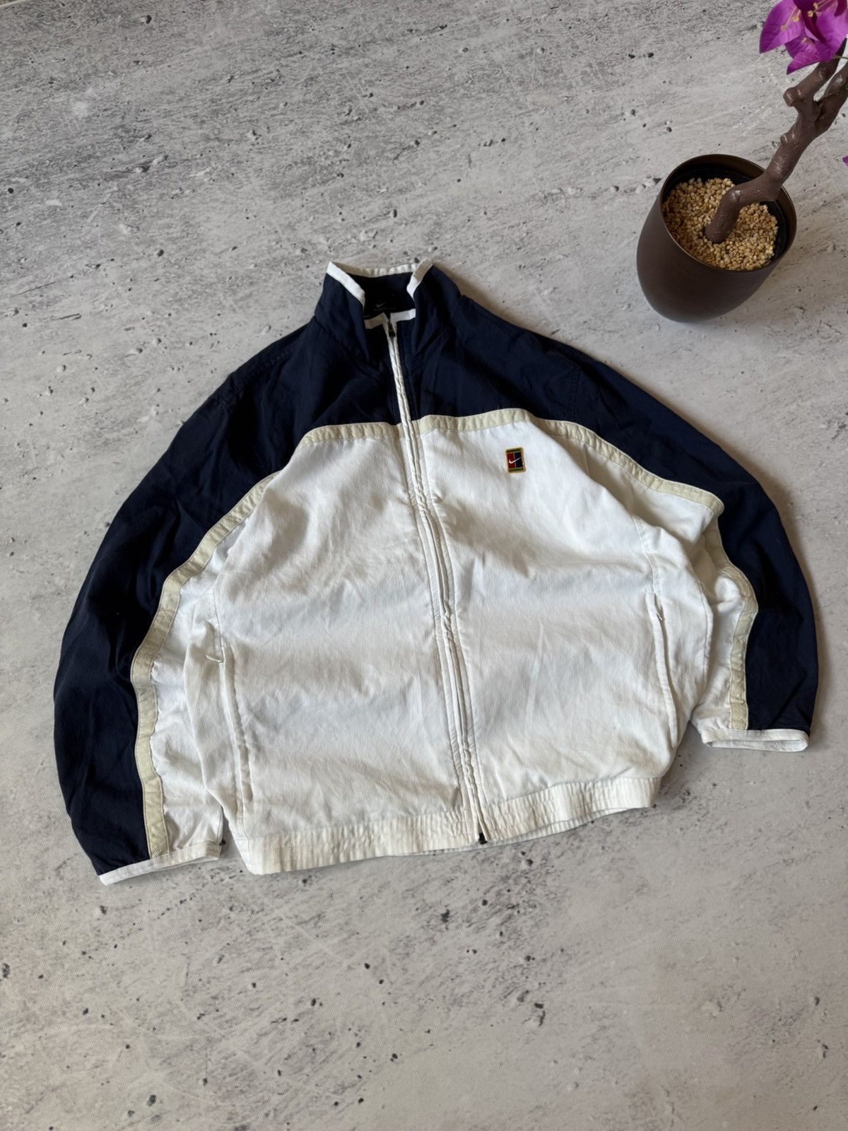 Nike × Vintage NIKE COURT VINTAGE BASIC LOGO OVERSIZE BAGGY LIGHT JACKET Size US S / EU 44-46 / 1 - 1 Thumbnail
