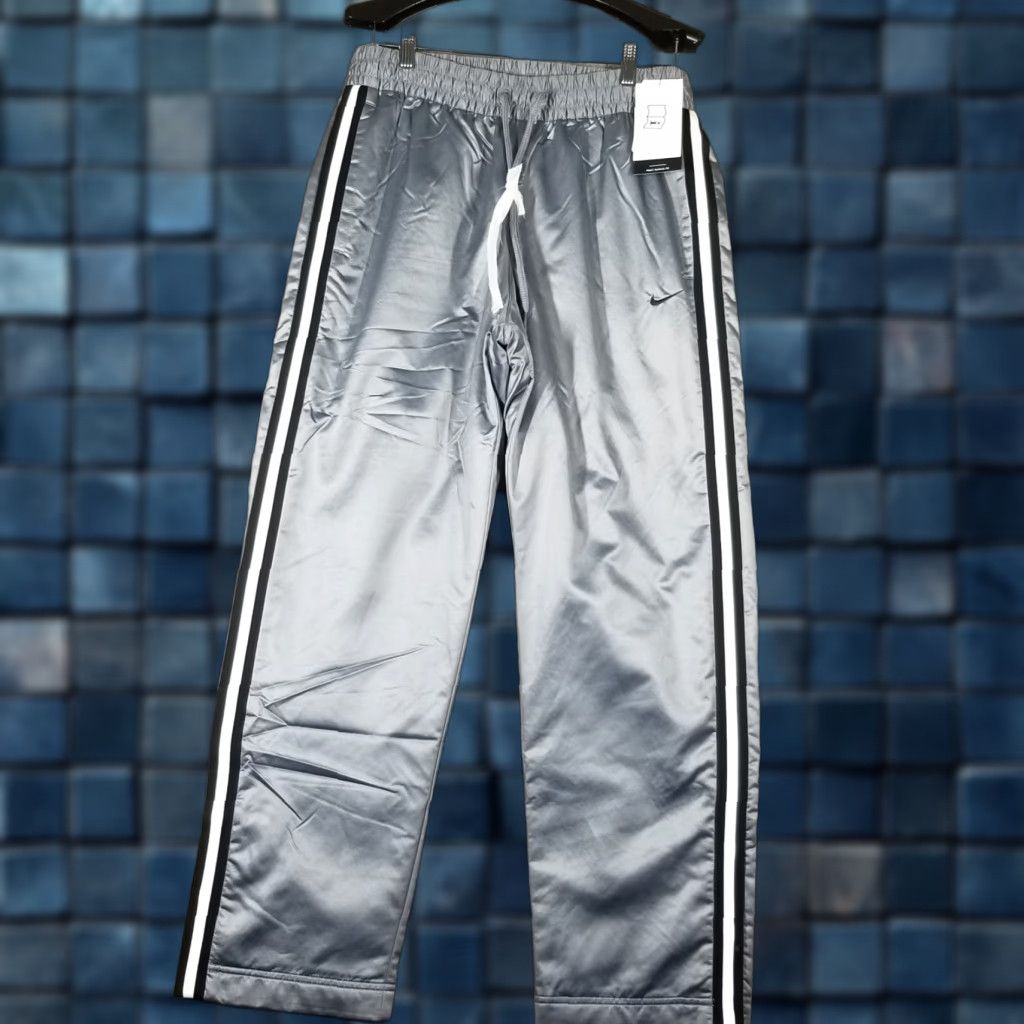 Nike VINTAGE Nike Therma-FIT Repel Jogger Pants Men Adult Medium Gray Black White Activewear Winter Summer Fall Spring Sports Athleisure Size US 31 - 1 Thumbnail