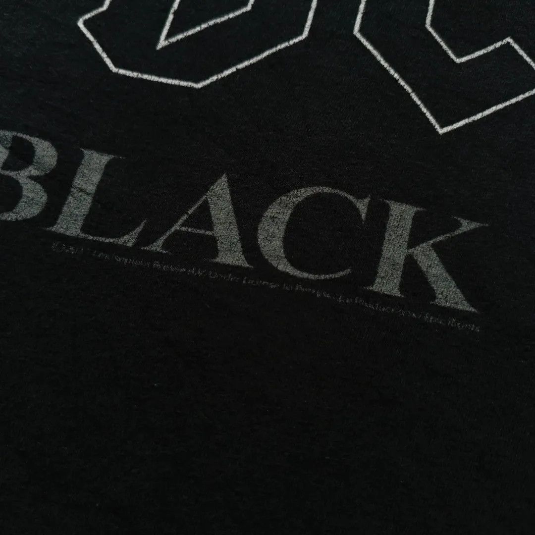 Gildan ©2017 ACDC MEN IN BLACK ALBUM TEE Size US XL / EU 56 / 4 - 4 Thumbnail