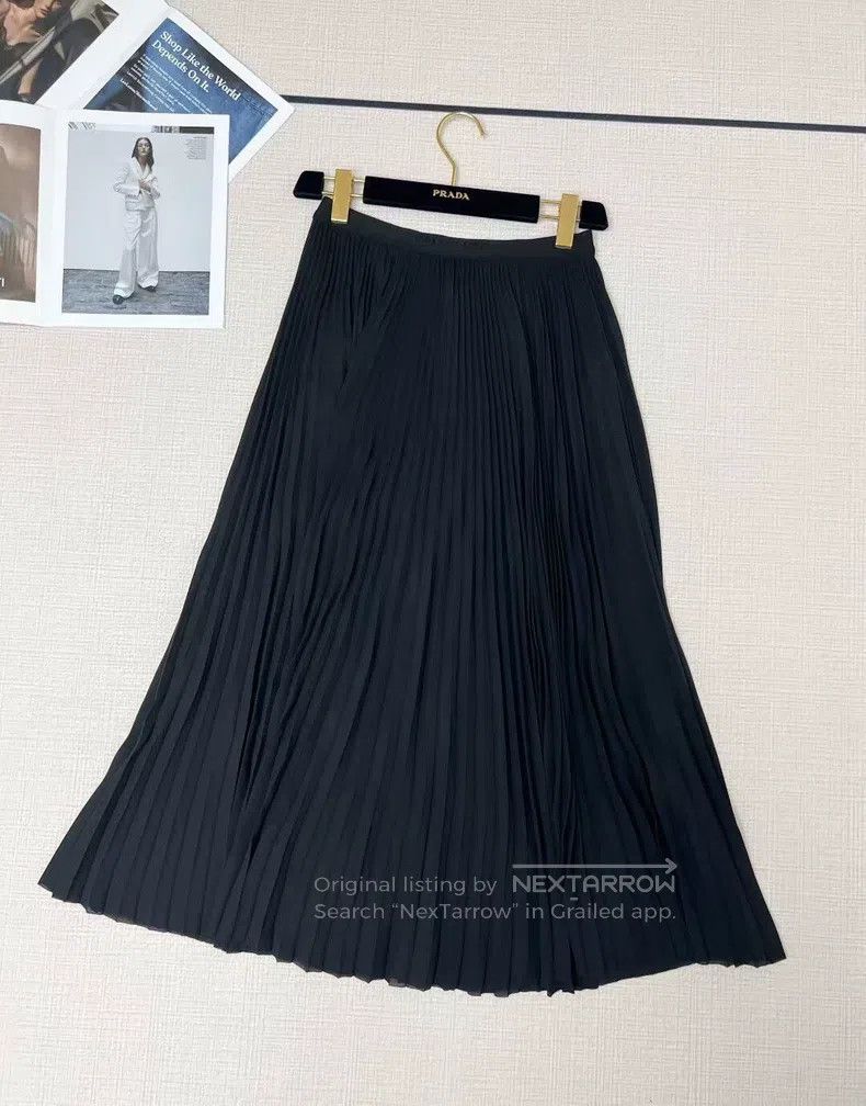 Balenciaga Balenciaga Pleated Skirt Size 39" - 2 Thumbnail