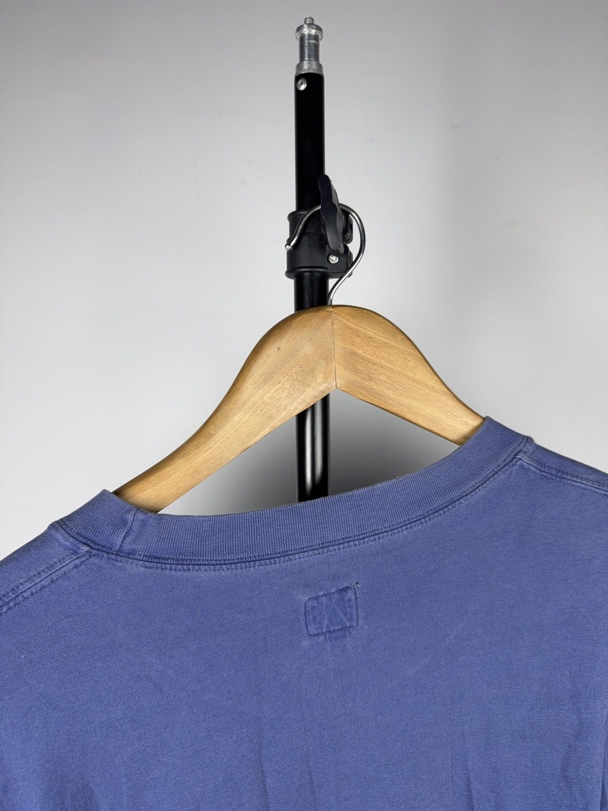 Calvin Klein 00s Vintage Calvin Klein Jeans Minimal Logo Blue T-Shirt L Size US L / EU 52-54 / 3 - 17 Thumbnail