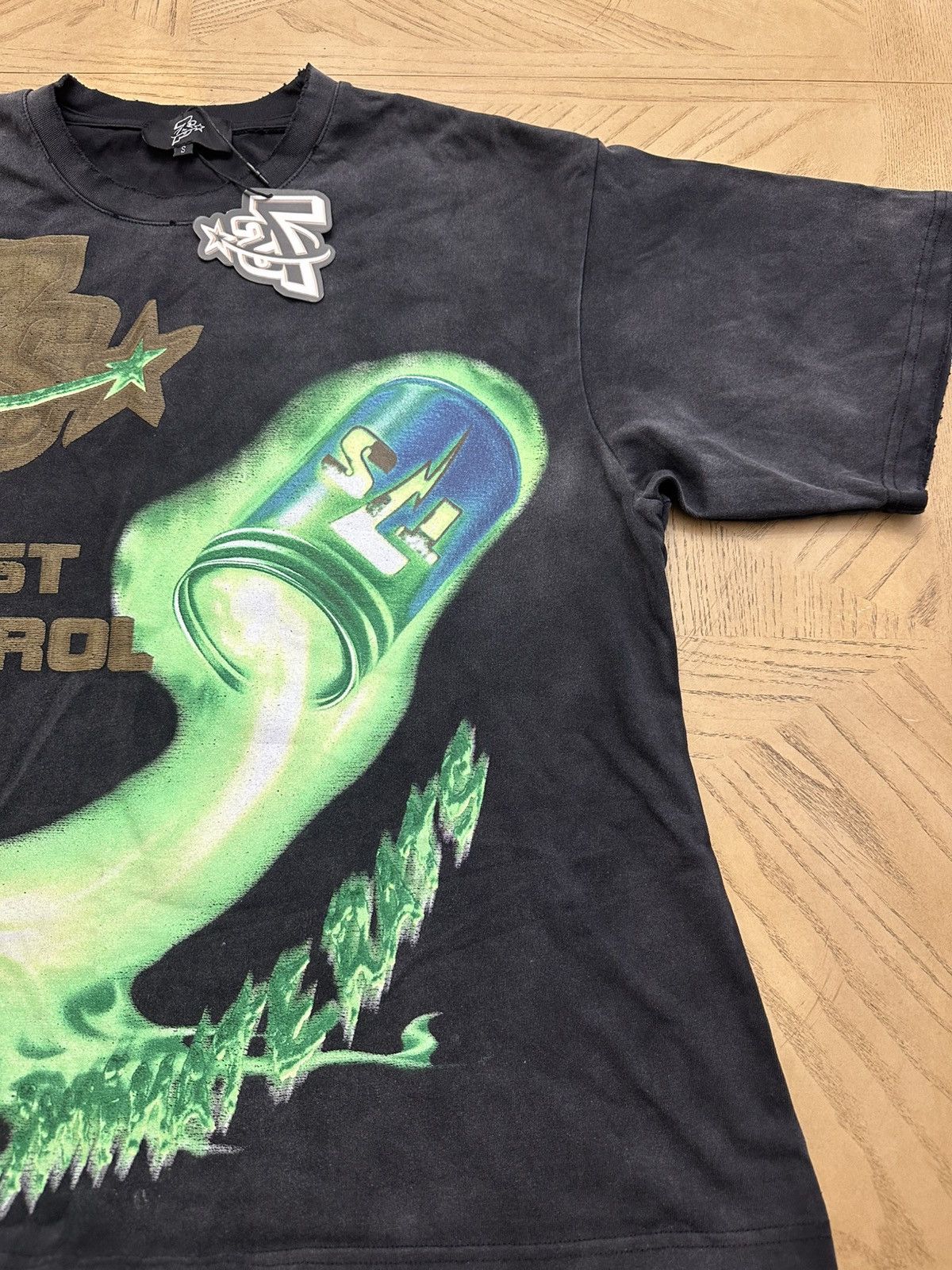 Other Triple Sevens "Pest Control" Tee in Black. Size US S / EU 44-46 / 1 - 5 Thumbnail