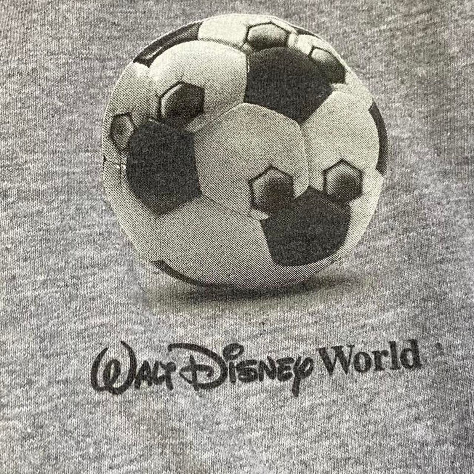 Disney 90s disney soccer ball tee Size US L / EU 52-54 / 3 - 2 Thumbnail
