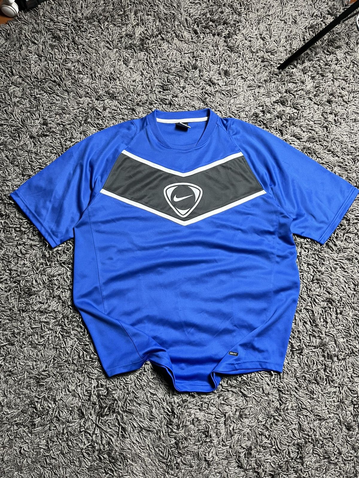 Nike Vintage Nike Dri-FIT Center Swoosh Training T-Shirt Size US L / EU 52-54 / 3 - 2 Thumbnail