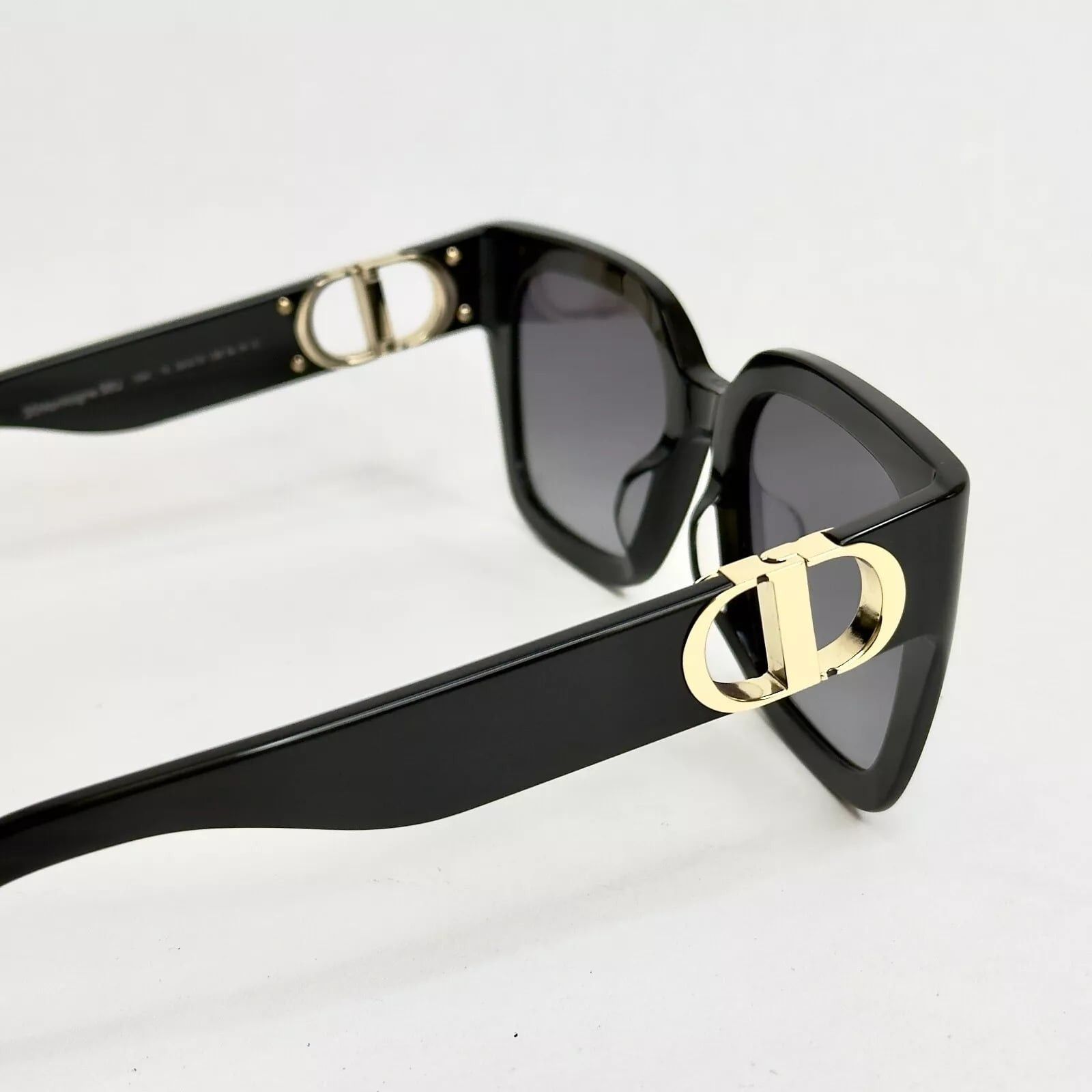 Christian Dior Monsieur CHRISTIAN DIOR MONTAIGNE 30Montaigne S8U Sunglass CD40127U Size ONE SIZE - 6 Thumbnail