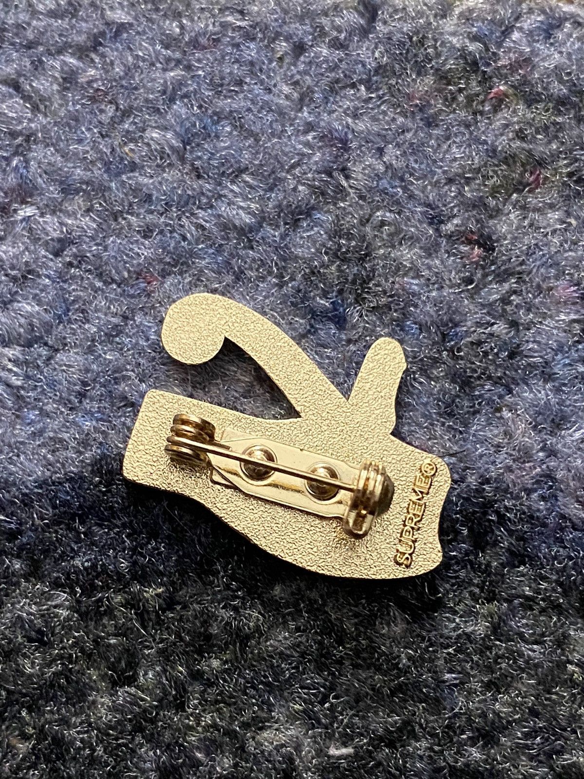 Supreme Supreme Eye Pin Size ONE SIZE - 3 Thumbnail