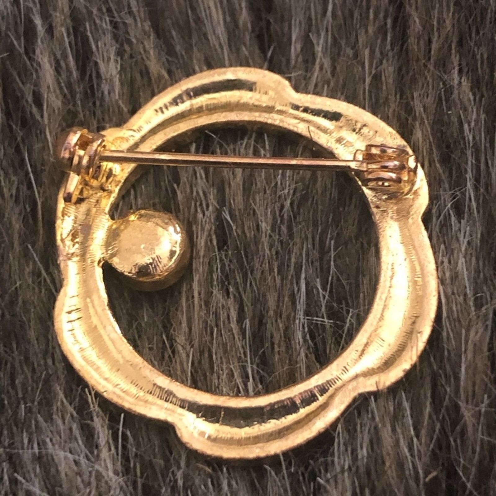 Vintage Vintage 80s Avon gold marcasite garnet stone brooch pin Size ONE SIZE - 2 Thumbnail