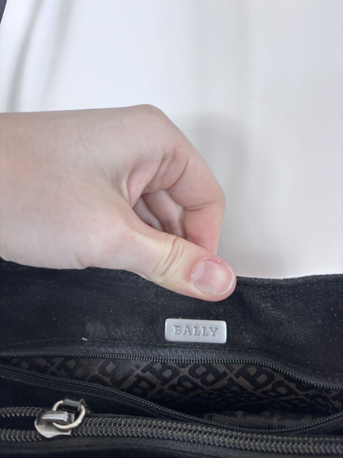 Bally Bally Black Suede Patent Leather Shoulder Bag Size ONE SIZE - 12 Thumbnail