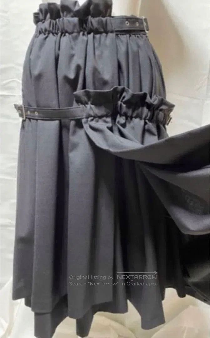 Comme Des Garcons size XS Dark vintage laced design skirt