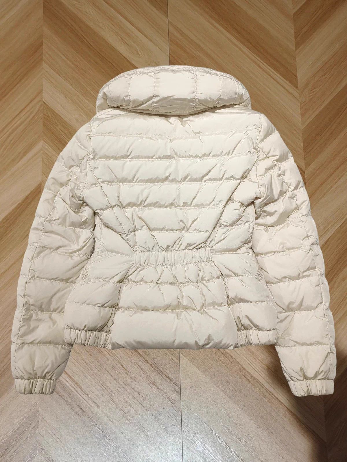 Moncler Moncler down jacket women's Size 0 white hidden hood Size XS / US 0-2 / IT 36-38 - 2 Thumbnail