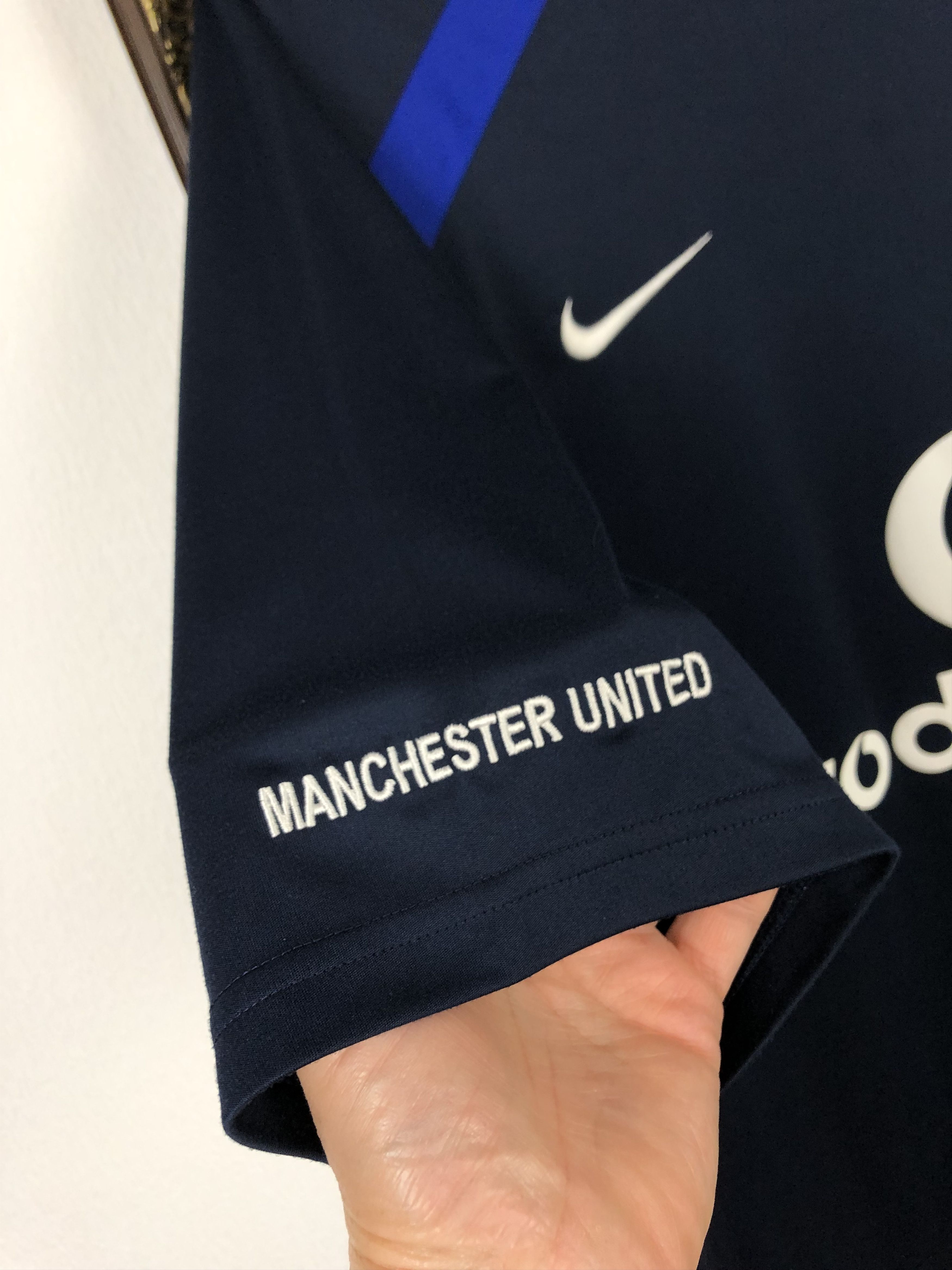 Nike Vintage Nike Manchester United Football Shirt Train Tee Hype Size US XL / EU 56 / 4 - 5 Thumbnail