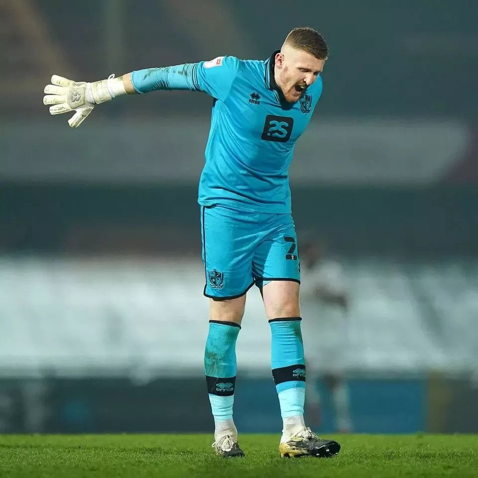 Other PORT VALE 2022 GOALKEEPER FOOTBALL SHIRT SOCCER JERSEY Size US M / EU 48-50 / 2 - 9 Thumbnail