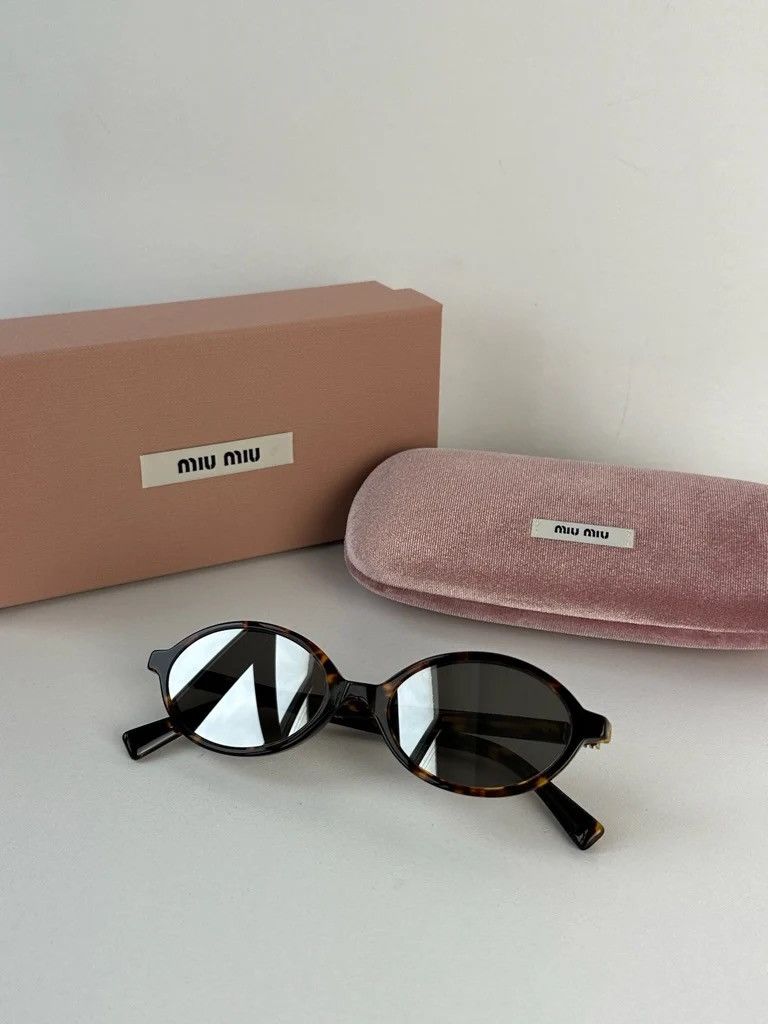 Miu Miu × Vintage NEW Miu Miu sunglasses MU 04ZS VAU-07F Size ONE SIZE - 1 Thumbnail