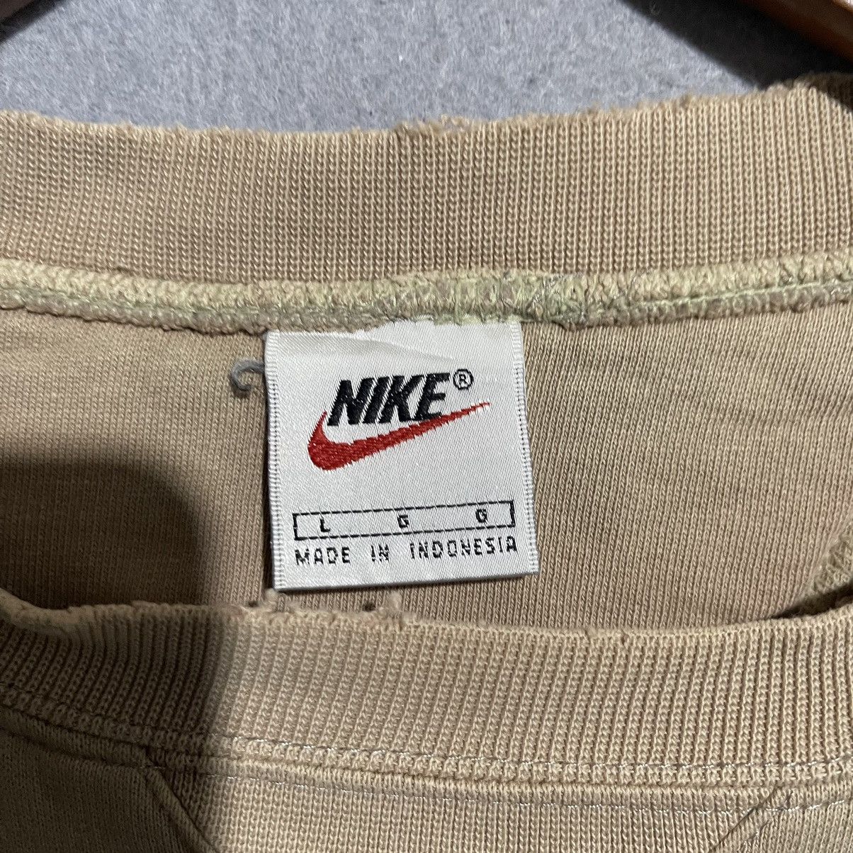 Nike Vintage 90s Nike Small Swoosh Crewneck Sweatshirt Size US L / EU 52-54 / 3 - 7 Thumbnail