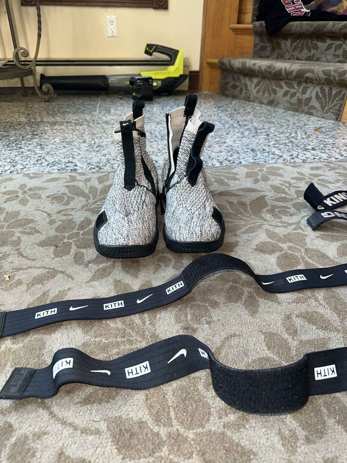 Kith × Nike Kith x LeBron Lifestyle 15 'Concrete' Size US 12 / EU 45 - 11 Thumbnail