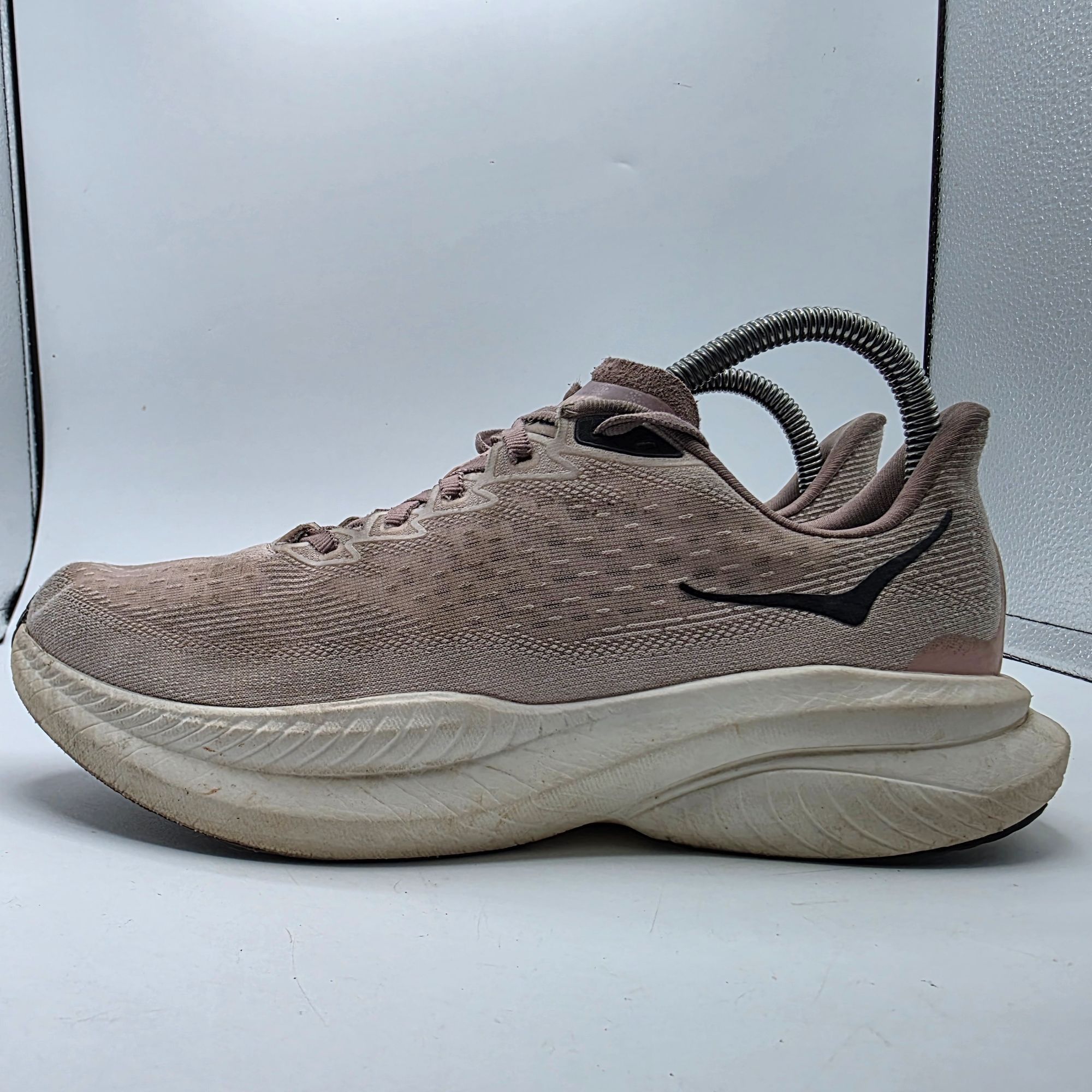 Hoka Hoka One One Mach 6 LA Womens Size 8.5 Pink Athletic Running Size US 8.5 / IT 38.5 - 13 Thumbnail