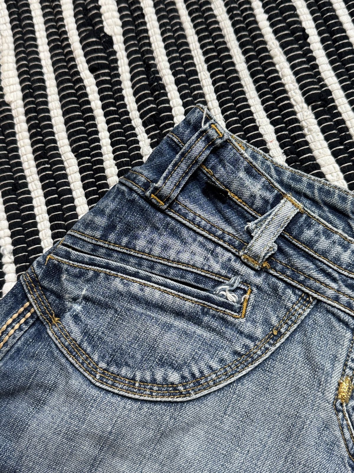 Just Cavalli VINTAGE JUST CAVALLI 2000s MINI DENIM SKIRT Size 27" / US 4 / IT 40 - 4 Thumbnail