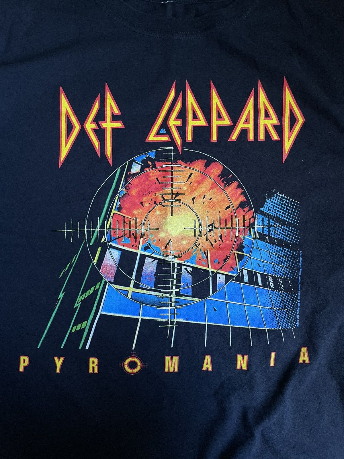 Band Tees × Def Leppard × Vintage Rare Vintage Y2k Adult Def Leppard Pyromania Tee Y2k 90’s Size US XL / EU 56 / 4 - 5 Thumbnail