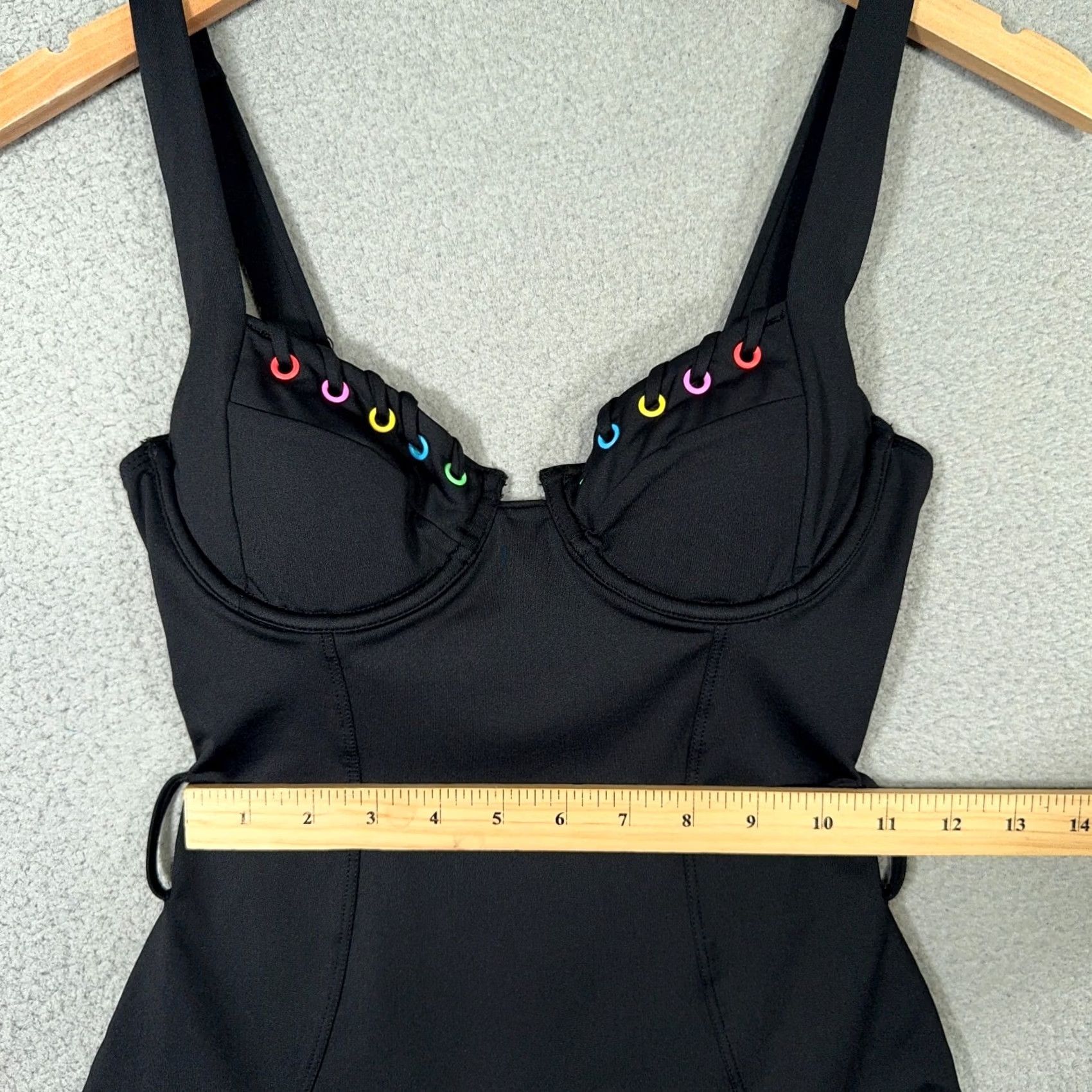 Vintage Vetchy One Piece Swimwear Women S Black Nylon Spandex Tank Adjustable Strap Built-In Bra Removable Pads Lace Underwire Victoria Beach Resort Vintage? Size ONE SIZE - 6 Thumbnail