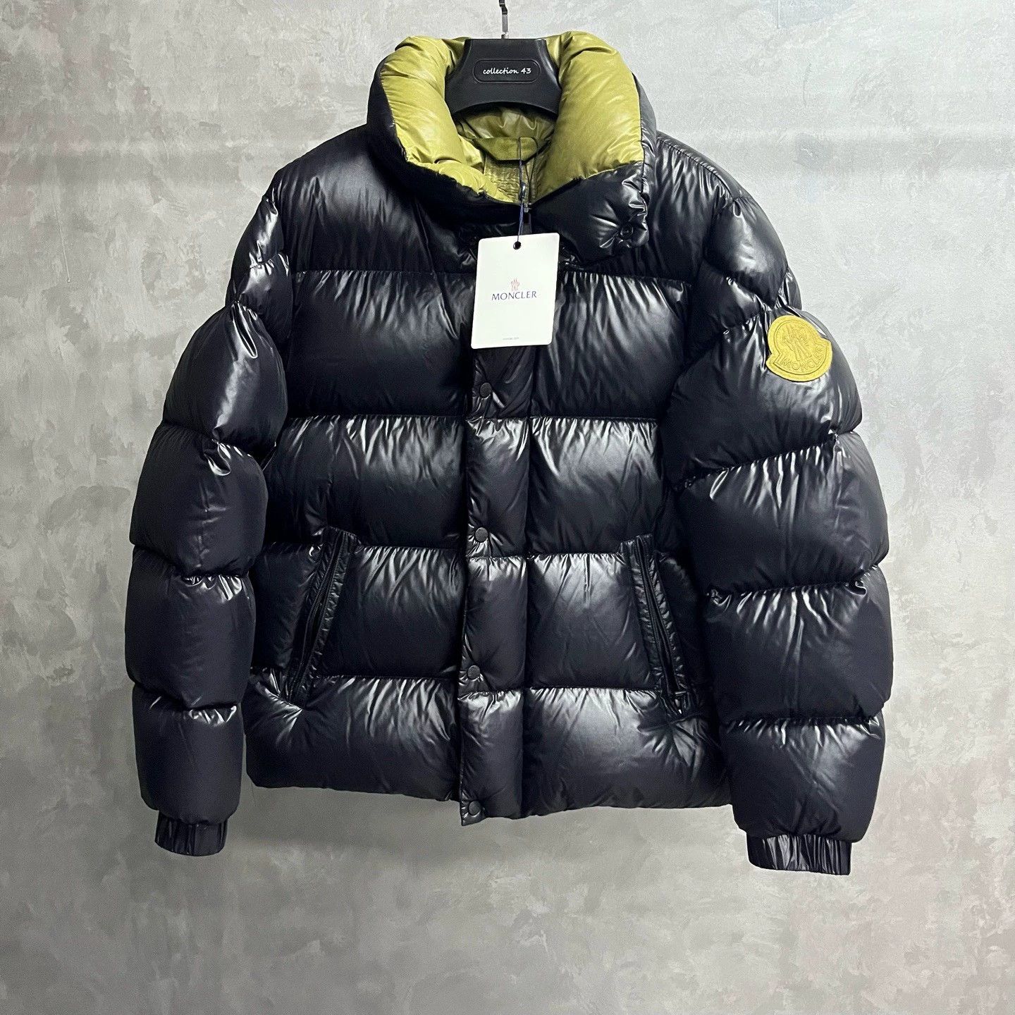 Moncler moncler black short down jacket with logo Size US M / EU 48-50 / 2 - 1 Thumbnail