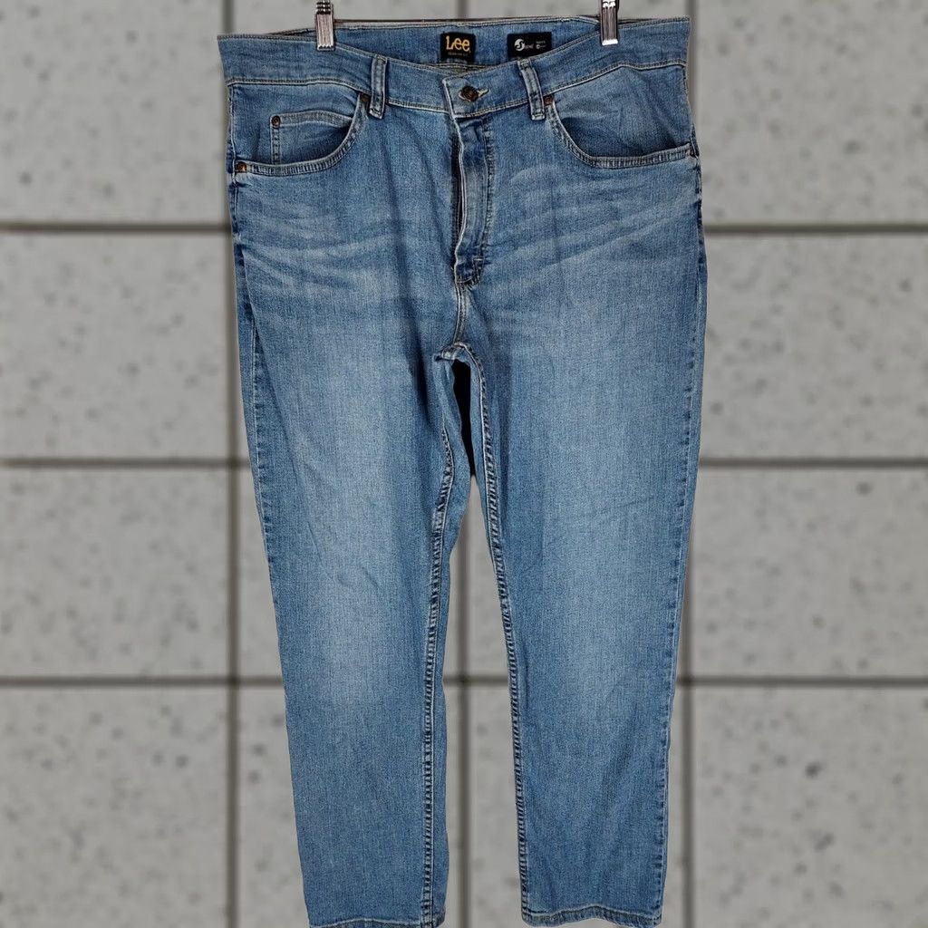 Lee Lee Mens Regular Fit Jeans 34x32 Blue Denim Mid Rise Zip Pocket 5-Pocket Straight Regular Waist 34 Cotton Denim Mexico Size US 34 / EU 50 - 1 Thumbnail