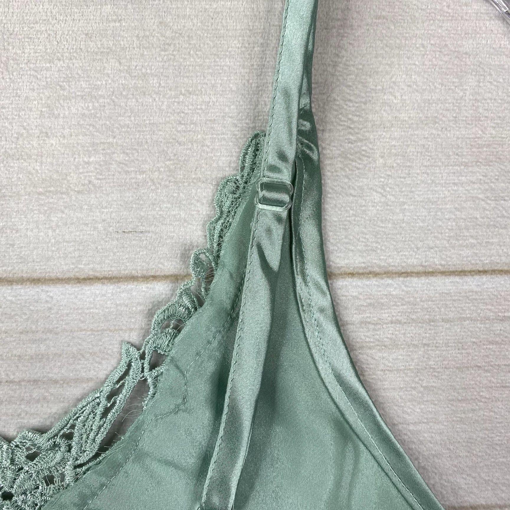 Vintage VTG Kathryn Camisole Shirt Womens M Green Satin Crochet Trim Lingerie V-Neck Adjustable Strap Slips Pajama Top Size ONE SIZE - 8 Thumbnail